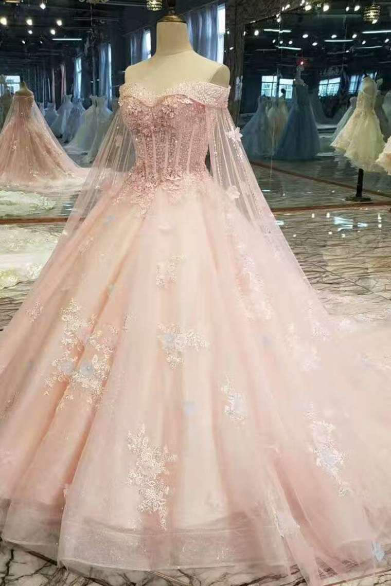 Váy cưới đẹp cung Kim ngưu