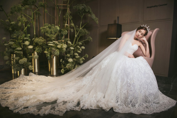 váy cưới đẹp cho cô dâu cung Bảo Bình - Aquarius