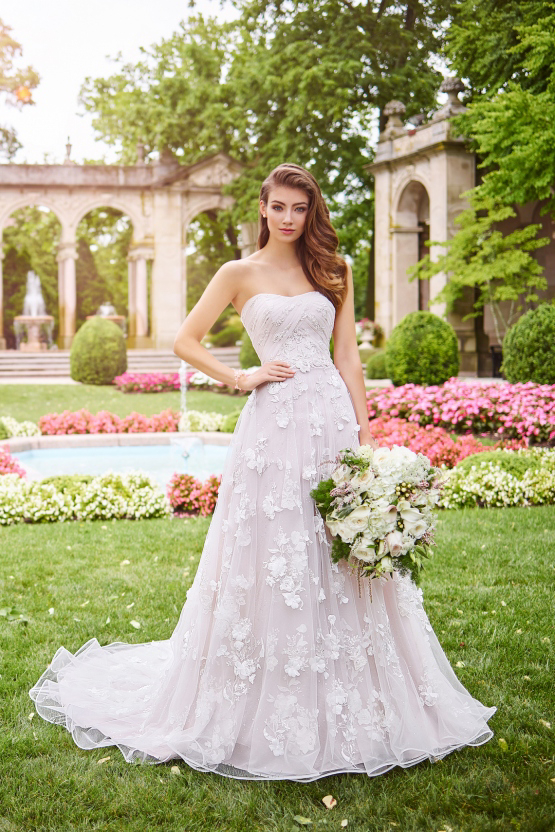 váy cưới đẹp cho cô dâu cung thiên bình - Libra